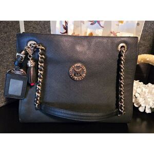 Metro City Cross Grain Leather Shoulder Bag
